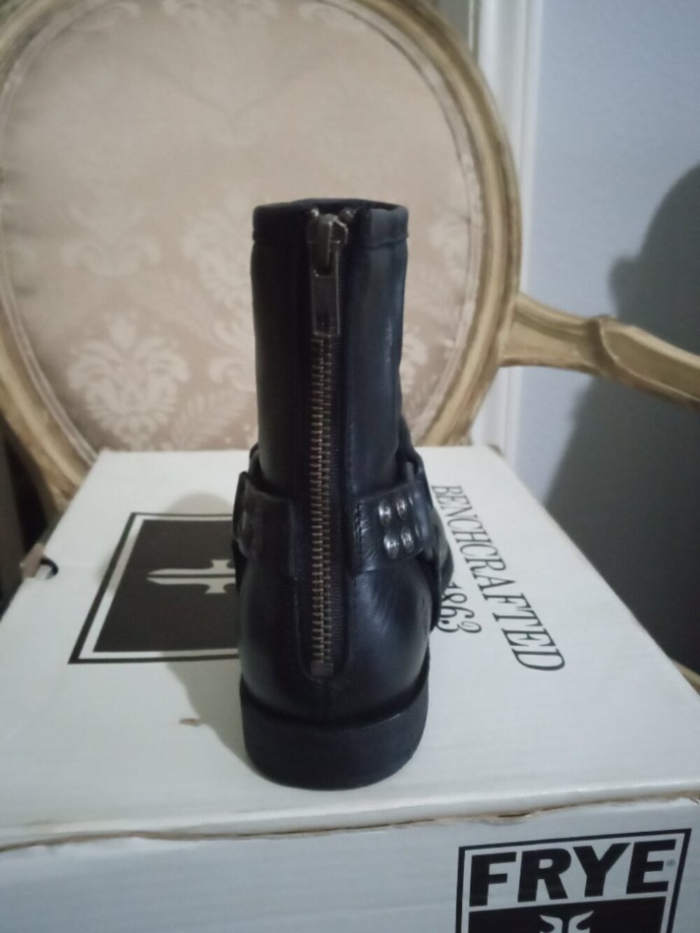 Frye women's boots size 8.5 - Picture 2 of 3